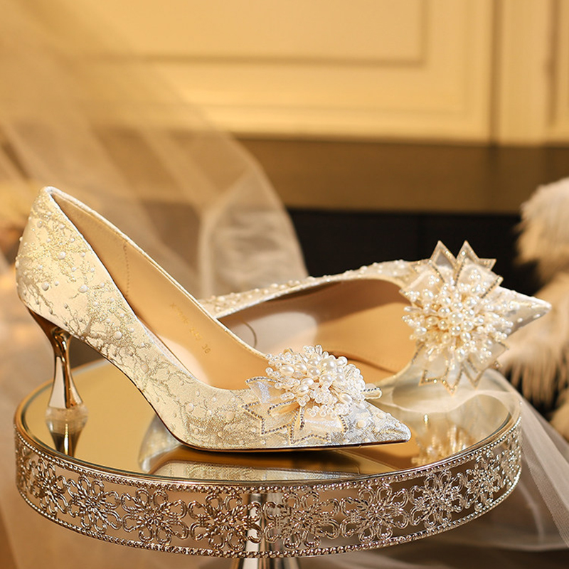 Markowe buty ślubne z perełkam – Crystal Wine Glass recenzja i cena